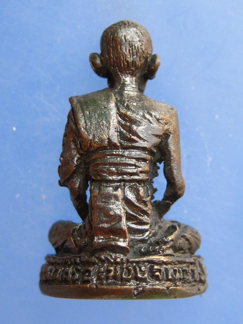 รูปหล่อ หลวงพ่อล้วน วัดท่าศิริ จ.เพชรบุรี