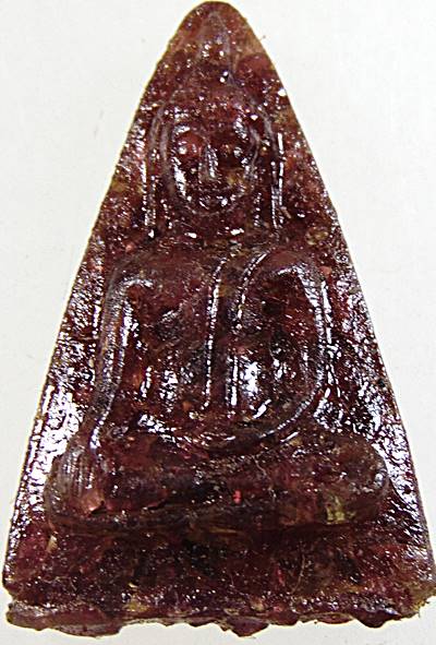 พระนางพญา วัดกุฎิบางเค็ม เพชรบุรี  เนื้อพลอย