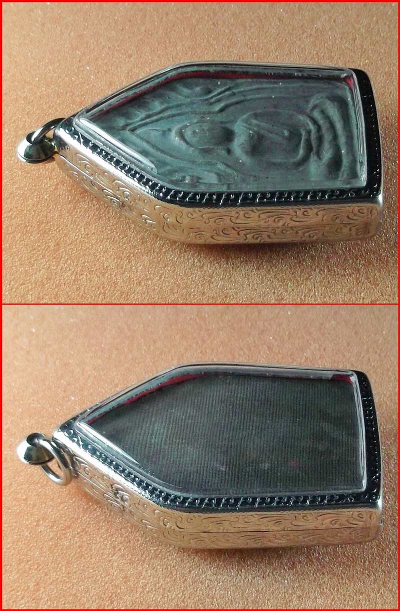 พระขุนแผนหลังลายผ้า หลวงพ่อชำนาญ วัดบางกุฎีทอง จ.ปทุมธานี พร้อมกรอบสแตนเลสสวย