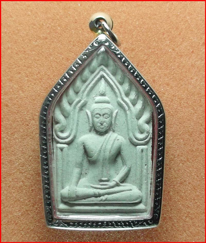 พระขุนแผนเนื้อขาว หลังฝังตะกรุดจักรพรรดิ หลวงพ่อชำนาญ วัดบางกุฎีทอง ปทุมธานี พร้อมกรอบสแตนเลส