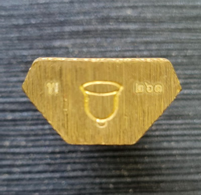 รูปหล่อก้นระฆัง ๑๐๐ ปี รวยชนะจน ๒๕๖๔..สัตตโลหะ กล่องเดิม..ลพ.พัฒน์ วัดห้วยด้วน จ.นครสวรรค์ / ส่ง ems