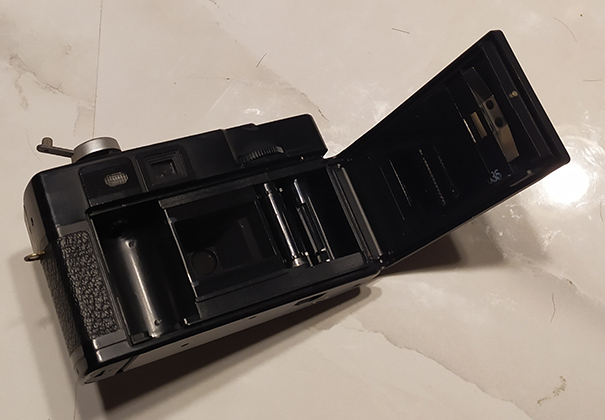 กล้องฟิลม์เก่า วินเทจ สวยๆหายาก HANIMEX 35 se บอดี้ดำ ทรงสวยคลาสสิคแฟลชแบบเลื่อนข้าง บอดี้ยังสวย