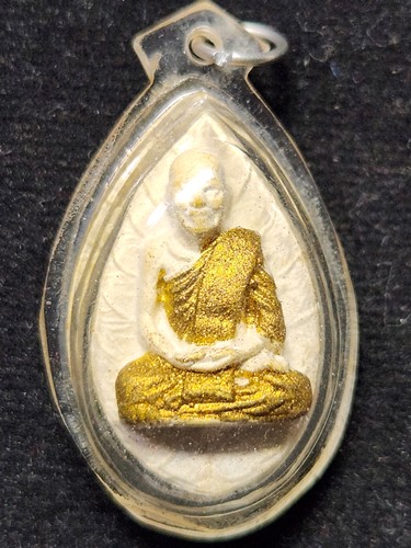 พระผง รูปเหมือน หลวงพ่อโด่ วัดนามะตูม ชลบุรีครับผม สร้างน้อยครับ สวย ทาทองเดิมๆ ครับ