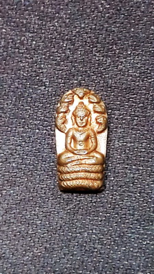 พระนาคปรกใบมะขาม รุ่นแรก  หลวงพ่อชา วัดหนองป่าพง ปี 2521 สวยเดิมพร้อมบัตรรับรองครับ 