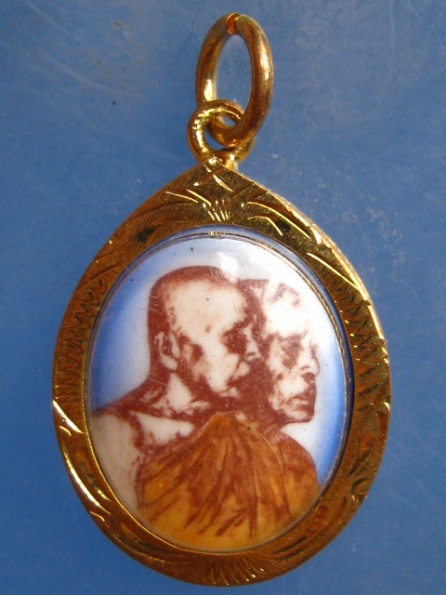 ล็อกเก็ต หลวงพ่อแดง หลวงพ่อเจริญ วัดเขาบันไดอิฐ เพชรบุรี