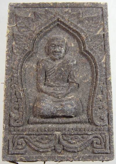 พระผงรูปเหมือน ครูบาสิทธิ รุ่นชนะมาร 999 วัดปางต้นเดื่อ จังหวัดเชียงใหม่ ปี 53 เนื้อว่าน108 ผสมลังต่