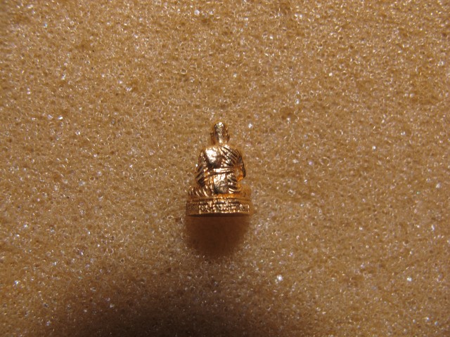 หลวงพ่อขวัญองค์เล็ก รุ่นส้รางศาลา วัดบ้านไร่