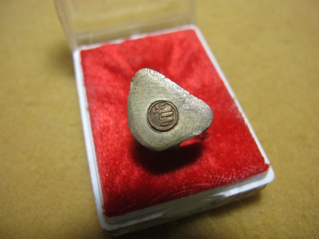 รูปหล่อหลวงปู่ลือ วัดป่านาทามวนาวาส มุกดาหาร รุ่นมหาเศรษฐี ปี38 เนื้อเงินสภาพสวย สร้าง น้อยจำนวนแน่น