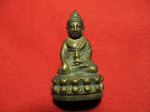 พระกริ่ง ตอกโค๊ตและหมายเลข (กริ่งไม่ดัง) ได้รับคำแนะนำว่า วัดช้างครับ ยังไงลองดูถ้าให้ชอบอยากบูชาเชิ