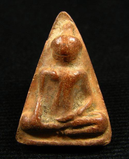 พระเนื้อดิน เนื้อหามวลสารดี สวยไม่ทราบที่ครับ