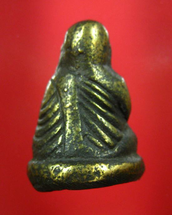 พระพิมพ์หลวงพ่อเงิน เนื้อสวย ไม่ทราบที่ครับ