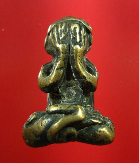 พระปิดตา เนื้อหามวลสารดี สวยไม่ทราบที่ครับ