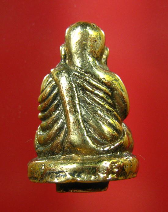 พระพิมพ์หลวงพ่อเงิน เนื้อสวย ไม่ทราบที่ครับ