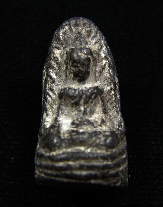 พระเนื้อดิน เนื้อสวยเก่า ไม่ทราบที่ครับ