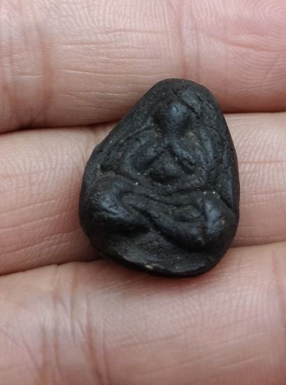 พระปิดตาคลุกรักเนื้อจัด เก่ามากๆครับ