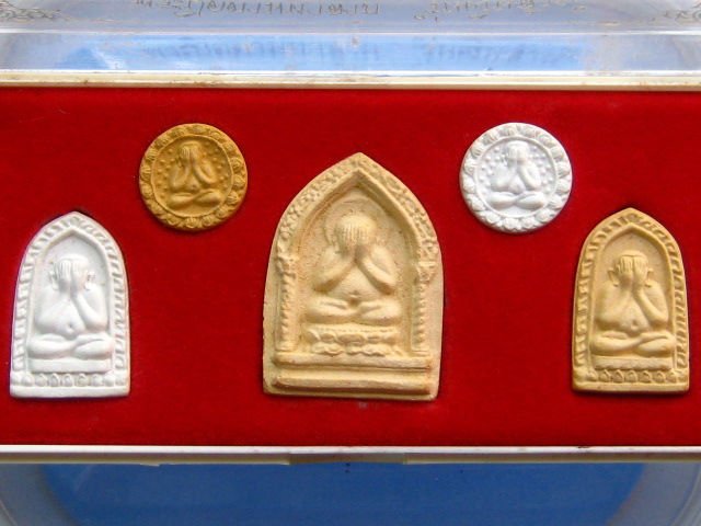 พระปิดตามหาลาภ รุ่นเงินล้าน วัดอมรวดี จ.สมุทรสงคราม ( 1 ชุด มี 5 องค์)