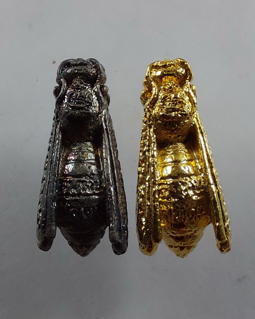 " ต่อเงิน ต่อทอง มหาลาภหลวงพ่อเงิน รุ่นทรัพย์ไหลมา วัดโป่งวัวแดง จ.พิจิตร สวยๆครับ "