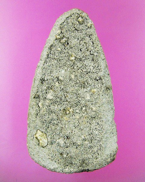 พระเนื้อผงพิมพ์กลีบบัว เนื้อหามันมากๆ ไม่ทราบที่ครับ