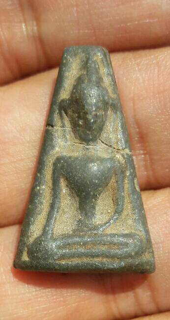 พระไม่ทราบที่ เคาะเดียว  