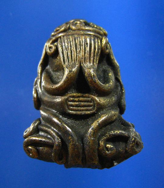 พระปิดตา เนื้อหามวลสารดี สวยไม่ทราบที่ครับ