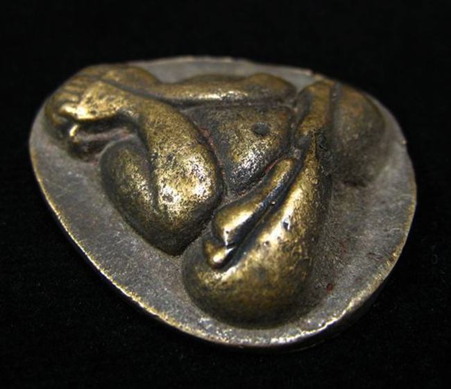 พระปิดตา เนื้อหามวลสารดี สวยไม่ทราบที่ครับ