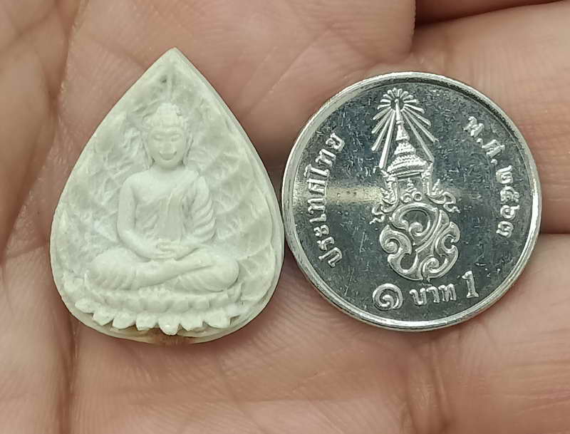 พระผงใบโพธิ์ หลังโรยเกศา พระอาจารย์เปลี่ยน วัดบ้านปง (วัดอรัญญวิเวก) จ.เชียงใหม่ ปี 2536 รุ่น 5 รอบ
