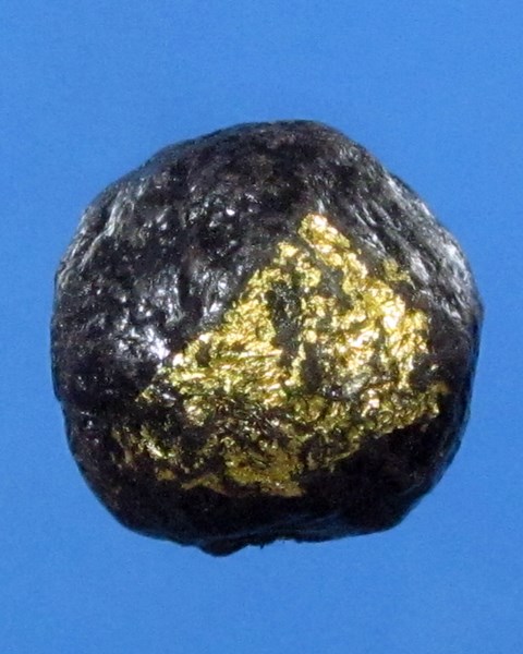 ลูกอมเนื้อผงคลุกรักปิดทอง อาจารย์ผัน วัดอินทราราม นนทบุรี