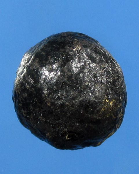 ลูกอมเนื้อผงคลุกรักปิดทอง อาจารย์ผัน วัดอินทราราม นนทบุรี