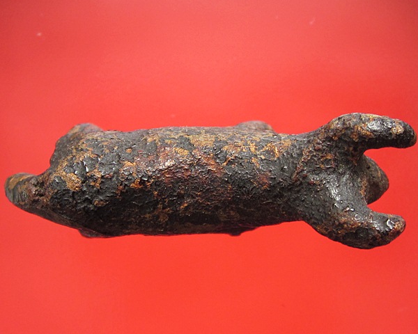 วัวธนูหลวงพ่อน้อย วัดศรีษะทอง นครปฐม ยุคปลาย ครั่งพุดซา ยาว4ซ.ม.