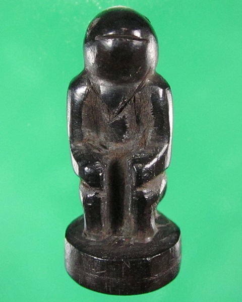 ลิงไม้แกะเก่าไม่ทราบที่ครับ