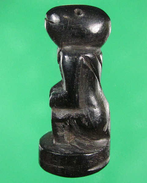 ลิงไม้แกะเก่าไม่ทราบที่ครับ