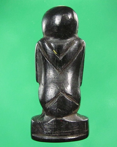 ลิงไม้แกะเก่าไม่ทราบที่ครับ