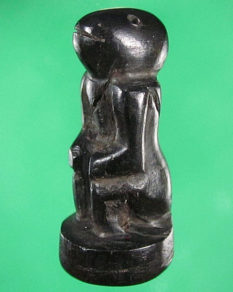 ลิงไม้แกะเก่าไม่ทราบที่ครับ