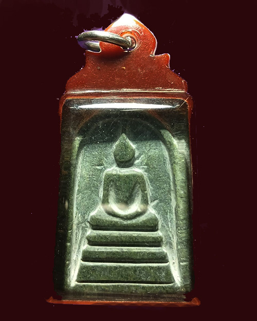 พระหินแม่น้ำโขงหลวงปู่ลี กุสลธโร วัดภูผาแดง จังหวัดอุดรธานี