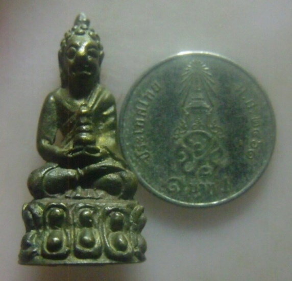 **วัดใจ**พระกริ่งหน้าอินเดีย เนื้อโลหะผสม ใต้ฐานตอกโค้ด เก่าๆ**เนื้อจัดๆ สวย เชิญชมครับ 