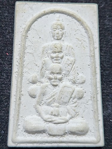 วัดพุทธพรหมปัญโญ (วัดถ้ำเมืองนะ) จ.เชียงใหม่ พระผงมหาจักรพรรดิ พิมพ์พุทธซ้อน หลวงปู่ดู่ พรหมปัญโญ จั