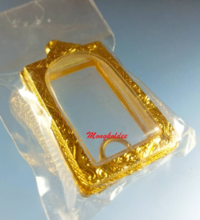 กรอบพระสมเด็จ เนื้อโลหะชุบไมรคอนสีทองหนา คุณภาพดี มีน้ำหนัก No.012