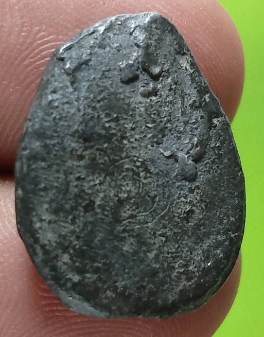 พระเนื้อชินตะกั่ว หลังมีรอยจาร 