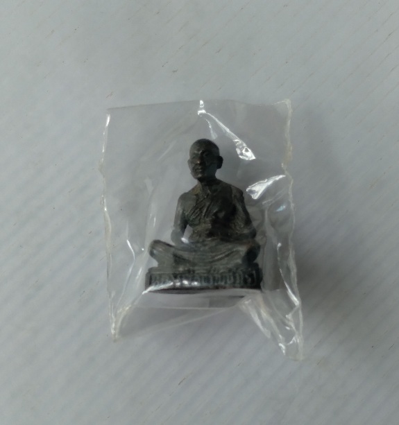 รูปหล่อหลวงพ่อขวัญ วัดบ้านไร่