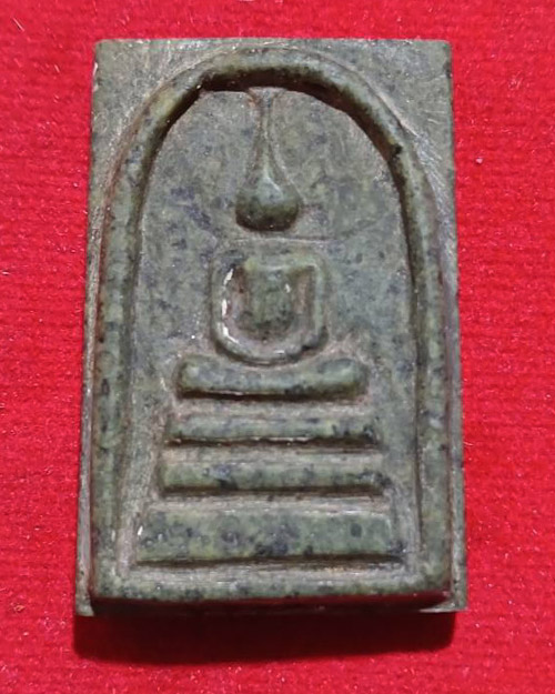 พระหินแม่น้ำโขง พระอาจารย์นิพนธ์ ออกวัดป่าศาลาน้อย จังหวัดเลยเป็นหินจากหลวงปู่ฟักครับ