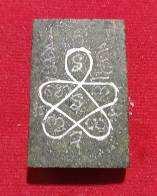 พระหินแม่น้ำโขง พระอาจารย์นิพนธ์ ออกวัดป่าศาลาน้อย จังหวัดเลยเป็นหินจากหลวงปู่ฟักครับ