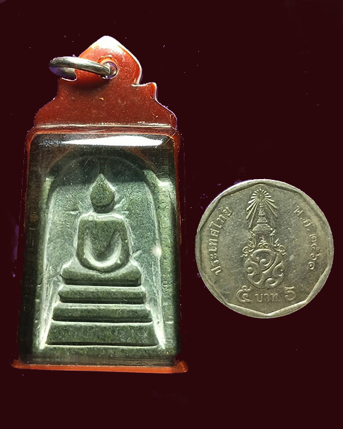 พระหินแม่น้ำโขงหลวงปู่ลี กุสลธโร วัดภูผาแดง จังหวัดอุดรธานี