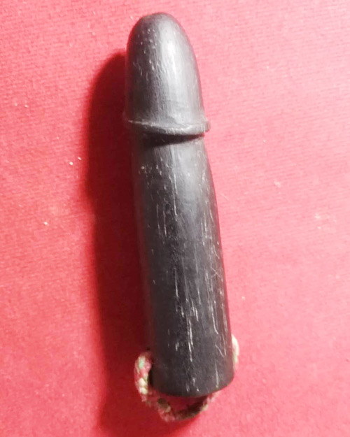  ปลัดขิก ไม้แกะ ไม่ทราบสำนัก