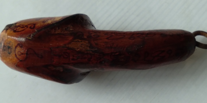 ปลัดขิกหลวงพ่อกลั่น วัดอินทาวาส จ.อ่างทอง