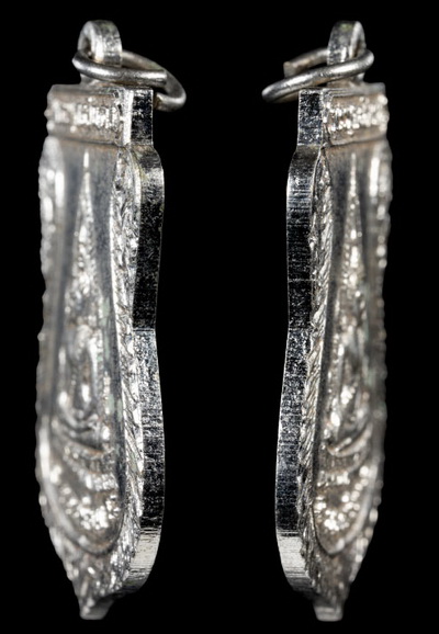 เหรียญพระพุทธชินราช หลวงพ่อคูณ รุ่น1 เนื้ออัลปาก้าชุบนิเกิล ปี2512