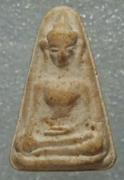 พระผงสุพรรณ หลังปั้ม ส พ ออก ปี 2539 