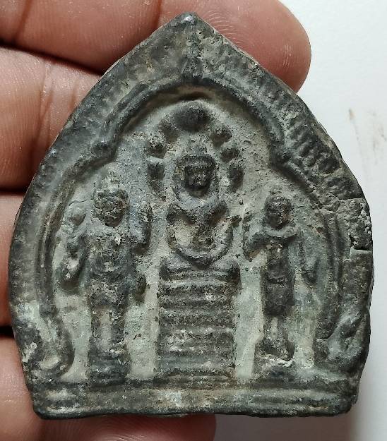 พระสามเนื้อชิน 