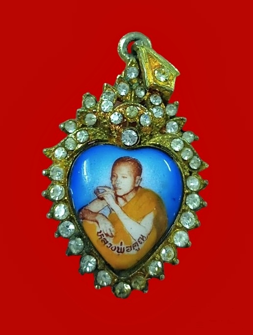 เคาะเดียว.. ล็อคเก็ตเข็มกลัดล้อมเพชร หลวงพ่อคูณ วัดบ้านไร่