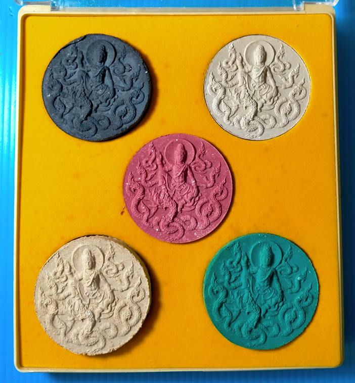 ชุดกรรมการกล่อง 5 เหรียญ 5 สี ขนาด 5 ซ.ม.องค์พ่อจตุคามรามเทพ รุ่นพระบารมีร่มไทร พร้อมกล่องเดิม