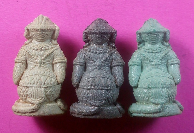 หนุมานผงพรายกุมาร รุ่นทรงสินทรัพย์ ชุดกองบุญสร้างถนนขึ้นสำนักสงฆ์เขาหลวงเตี่ย บ้านค่าย